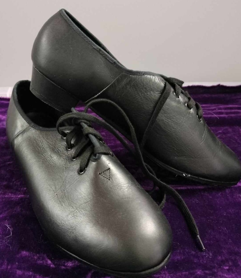 Lace up dance shoes store